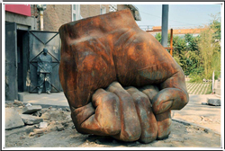 廣場鐵拳雕塑|鐵拳銅雕塑價(jià)格